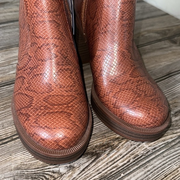 Universal Thread boots Jenna faux leather reptile snake burnt brownish color 7.5 - Picture 3 of 6